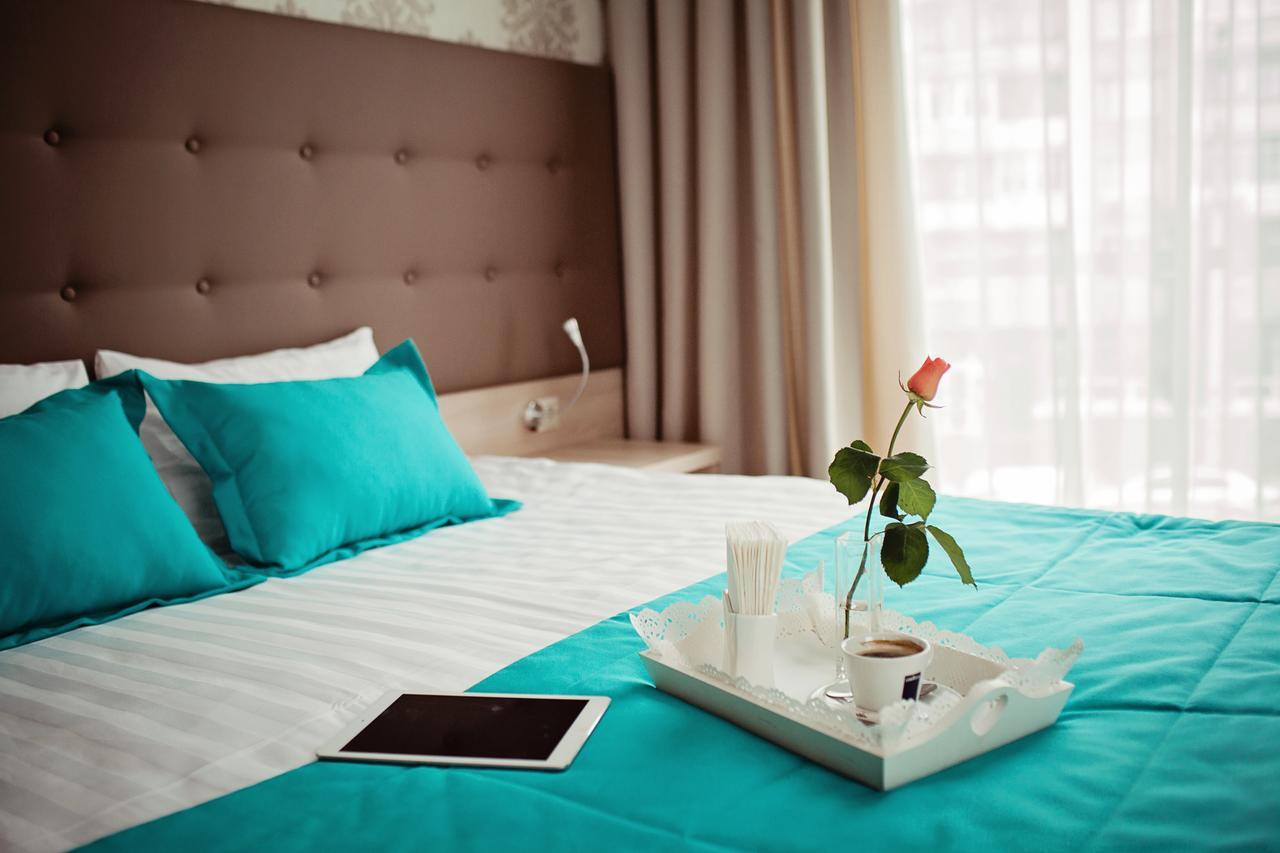 לוצק Hotel Versailles מראה חיצוני תמונה