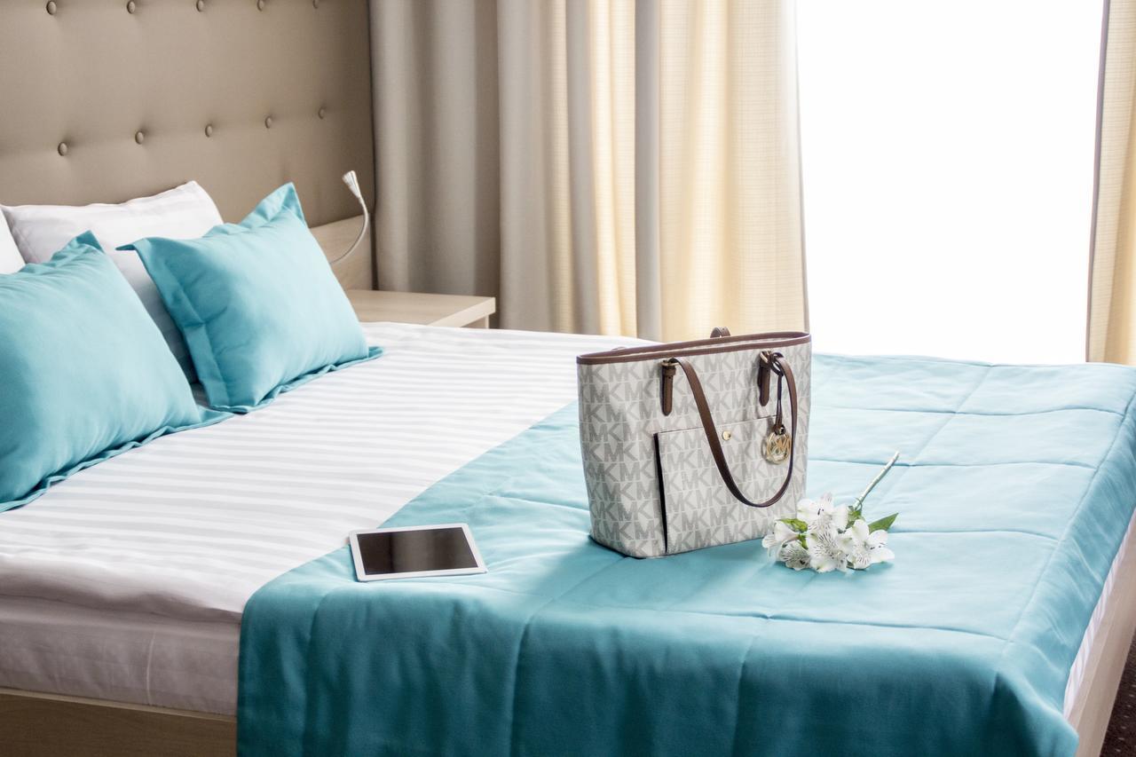 לוצק Hotel Versailles מראה חיצוני תמונה