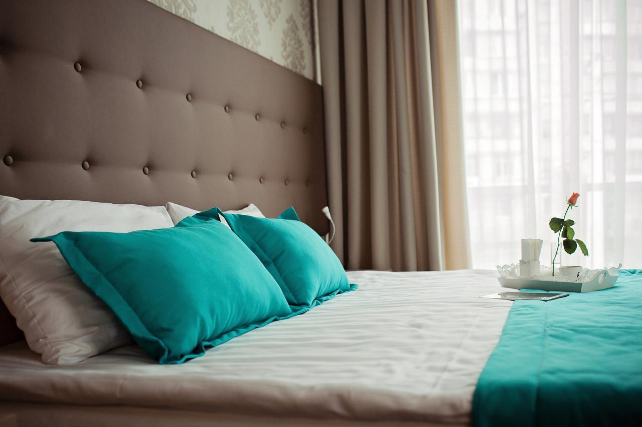לוצק Hotel Versailles מראה חיצוני תמונה