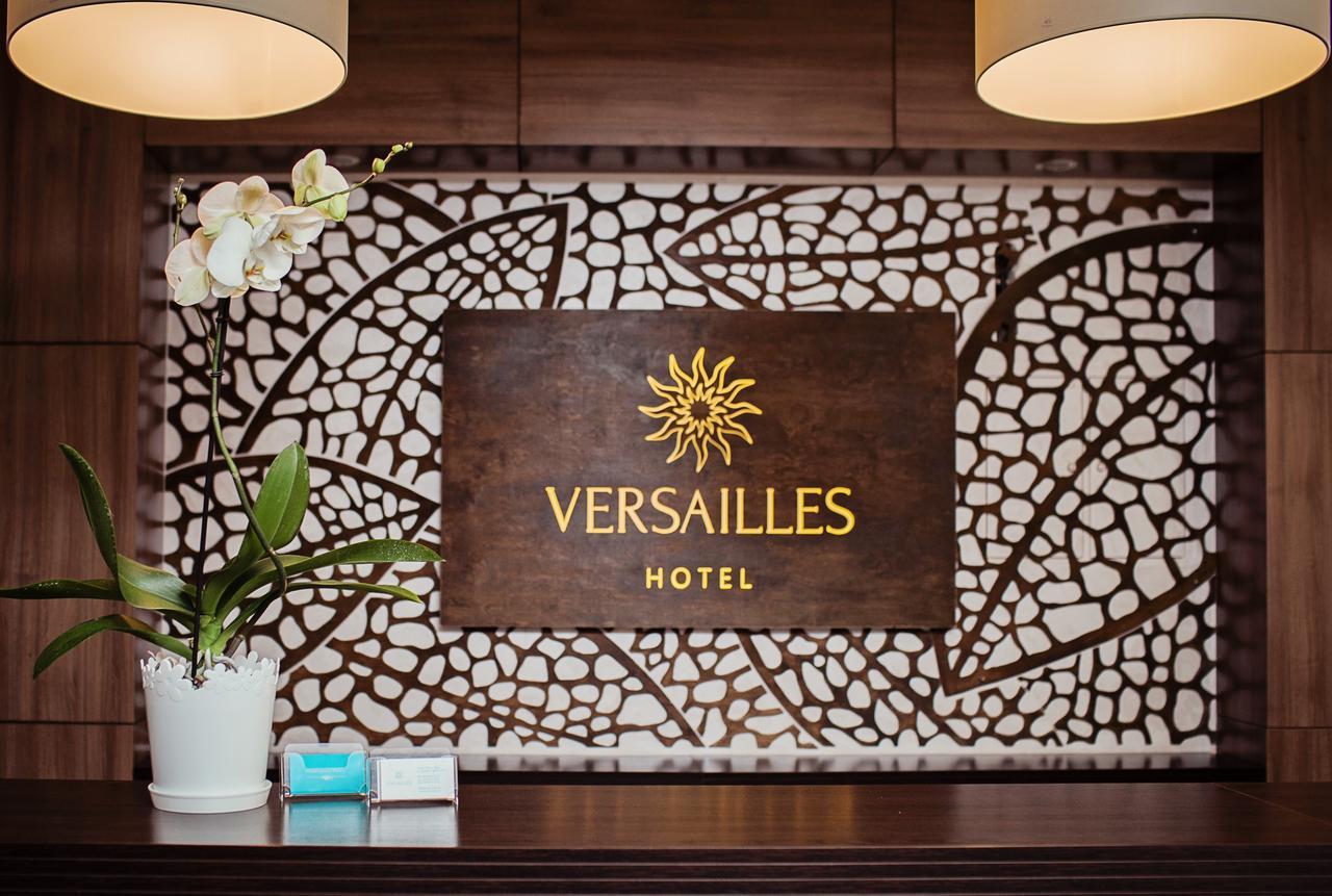 לוצק Hotel Versailles מראה חיצוני תמונה